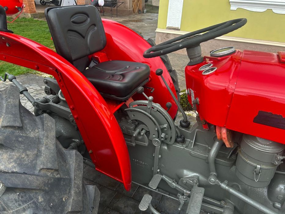 Tractor massey ferguson 35