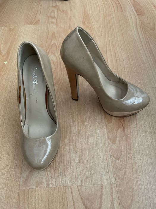 Дамски обувки на токчета