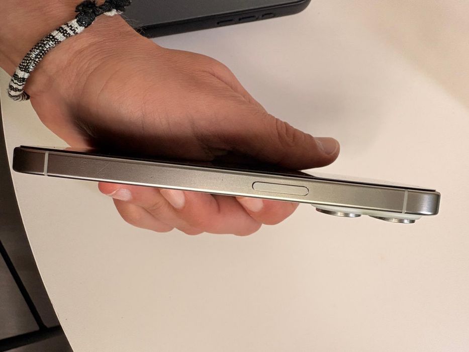 Vand iphone 15 Pro impecabil