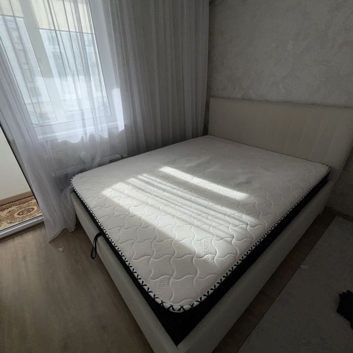 Продается двуспальная кровать