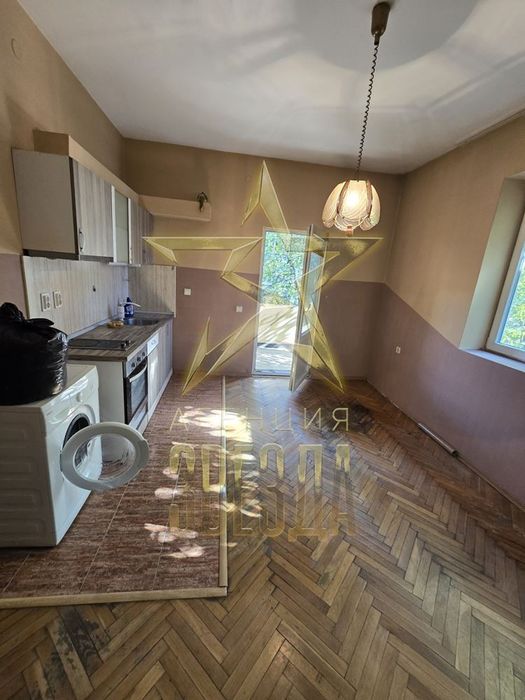 Продава се Тристаен апартамент в Пловдив, Център - 98 кв.м за 1888 €/кв.м - Снимка #2