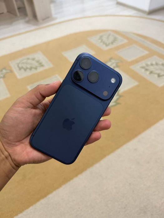 Продам айфон 17 про