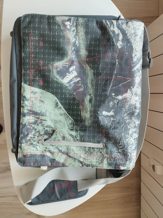 Продавам чанта за лаптоп AHA - 17''