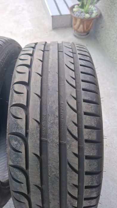 Летни гуми 225/45 r19  2 бр.