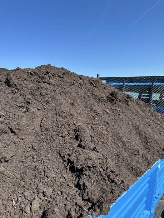 Pamant vegetal negru,maroniu,galben nisipos