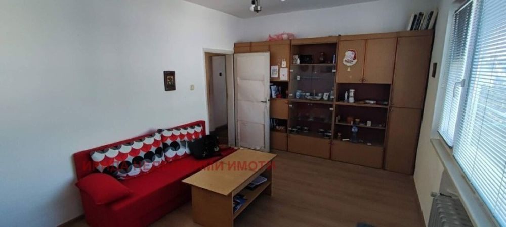 Двустаен апартамент в Оборище