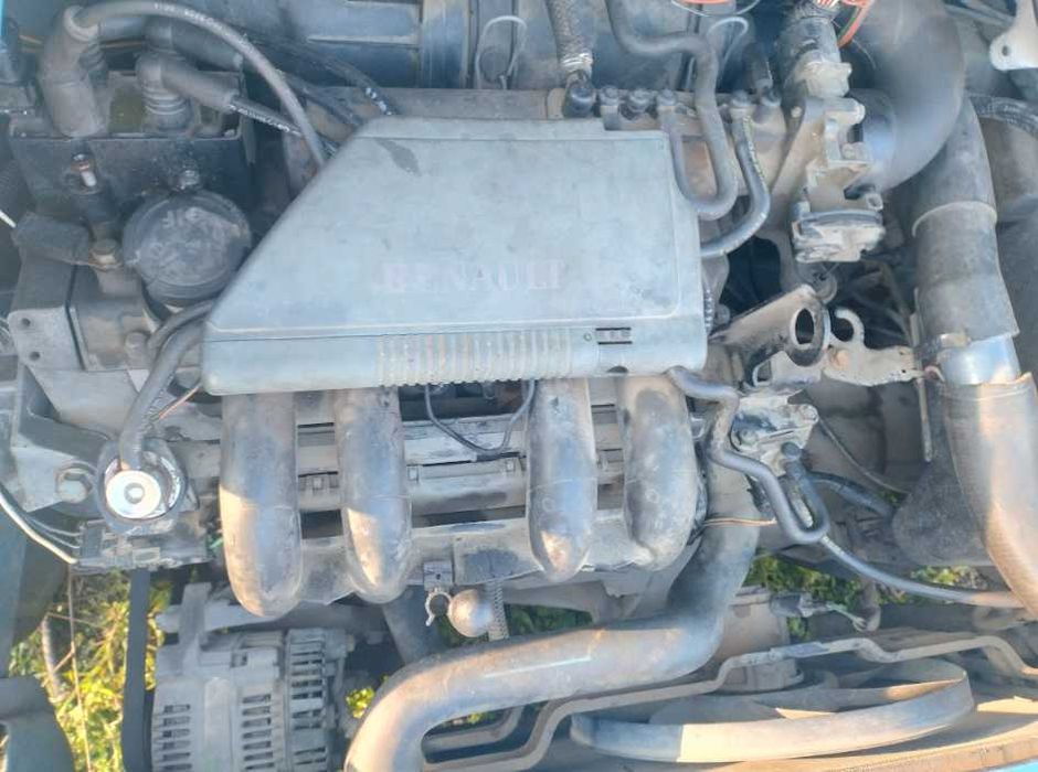 Renault Twingo на части