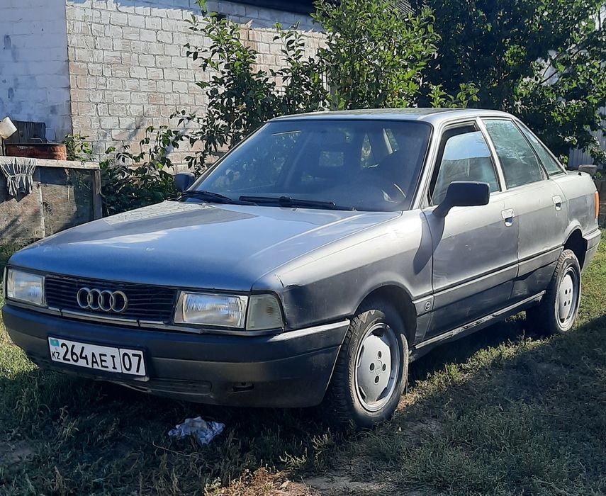 На продаже Ауди 80 Б3