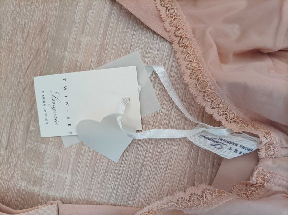 Triumph/Twin set  36C нов бански и сутиен от две части