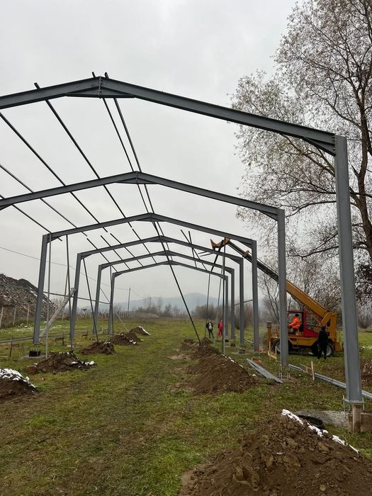 Vând structura metalică 8x30x3