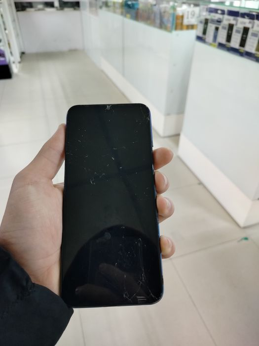 Tecno spark 4  телефон