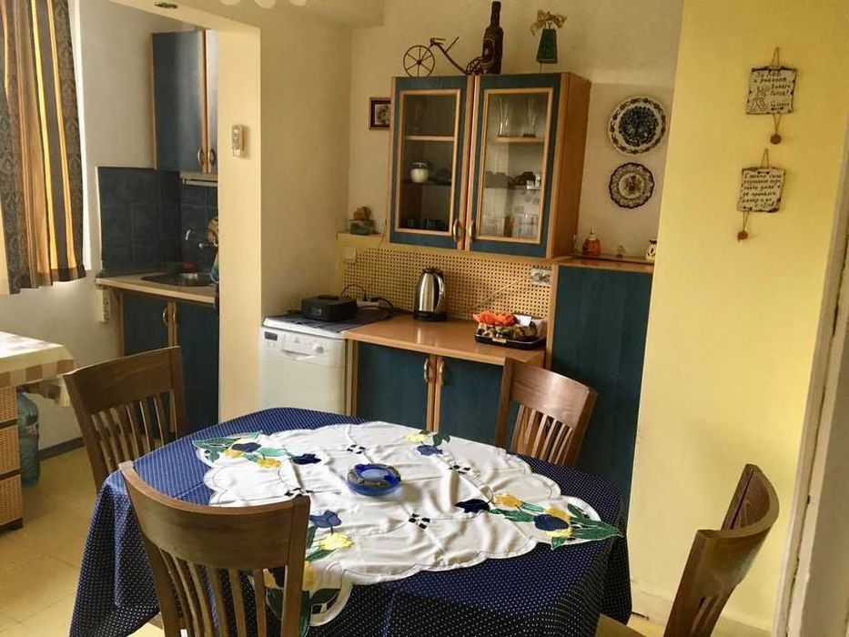 Дава се под наем Двустаен апартамент в Бургас, Изгрев - 64 кв.м за 225 € - Снимка #11