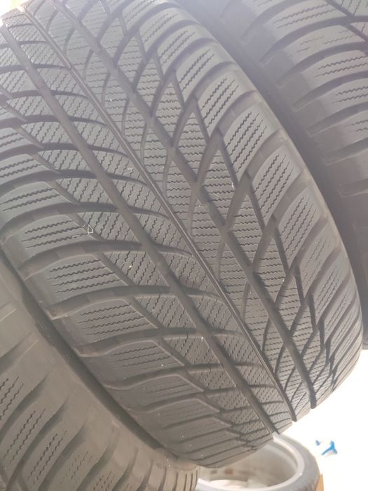 4 бр зимни 225/50/17 Bridgestone 22г