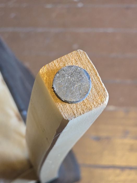 Два броя трапезни стола