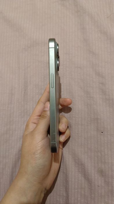 iPhone 15 pro, 81% акб, 256гб