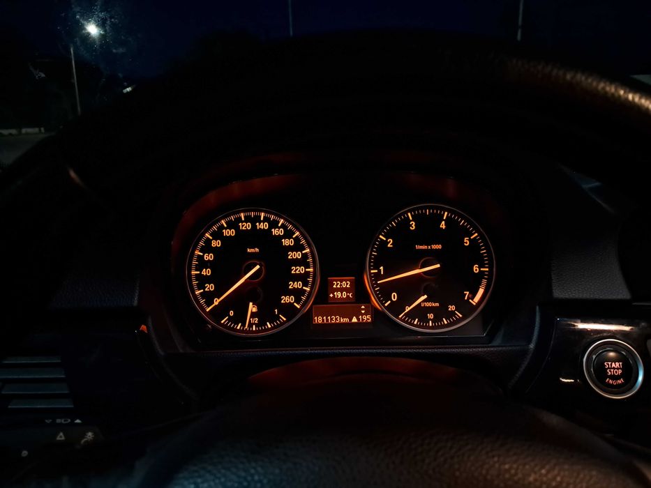 Vand  sau schimb BMW 318i seria 3