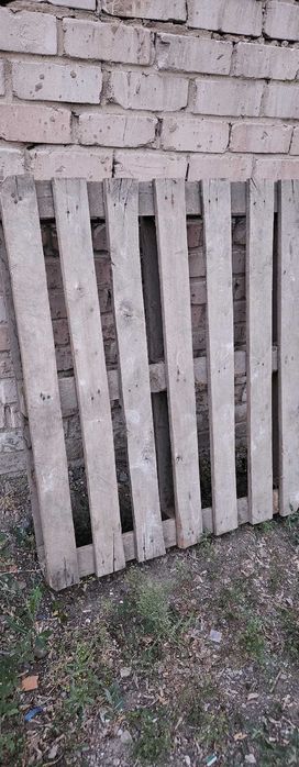 Поддон деревянный 100*120.  Район 1000 мелочей.