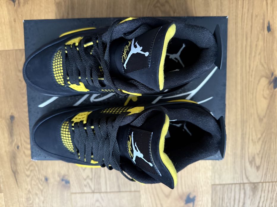 Jordan 4 Retro Thunder