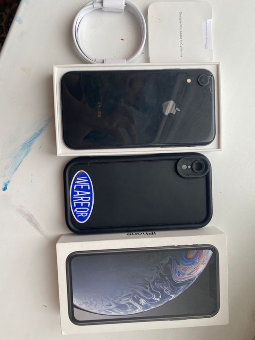 продам Айфон XR