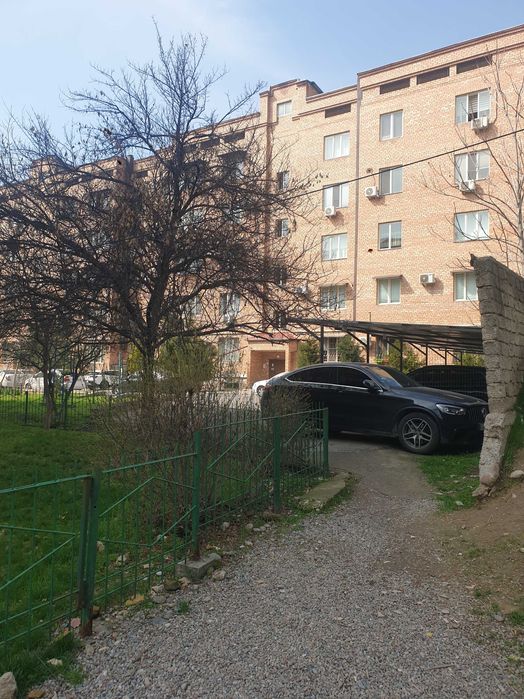 продается 2/5/5 квартира на паркентском (собственник)