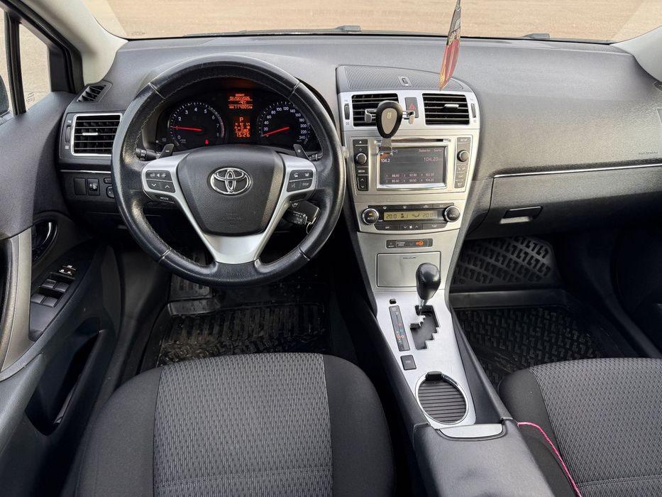 Toyota Avensis Toyota Avensis 1.8 benzină Edition S Automatǎ