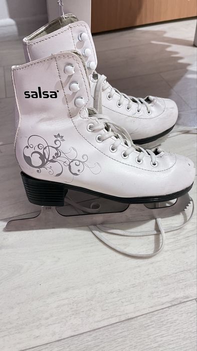 Продам коньки за 4000