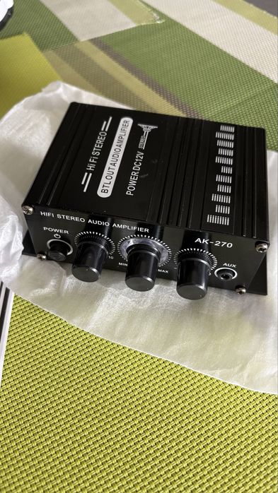 Музикален двуканален мощен усилвател 12v