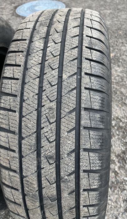 Vana 4 buc anvelope iarna 225/65R17 Vredestein