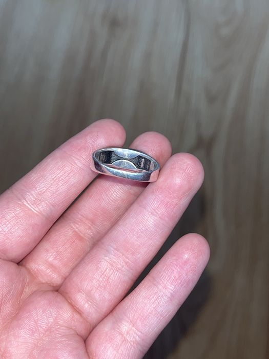 серебряное кольцо с цирконом