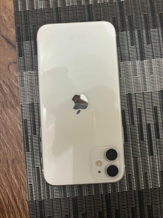 iPhone 11 в идеално състояние