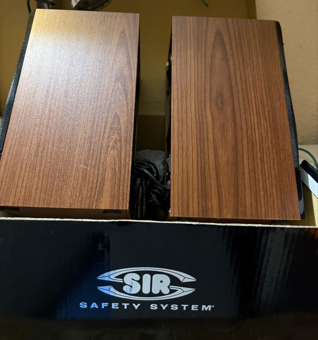 Boxe Genius 2.0 din lemn – bass bun, sunet clar | PC / TV