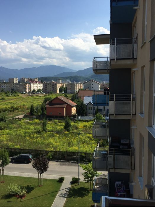 Proprietar, inchiriez apart. 2 cam. tip studio, mall Coresi, Tractorul