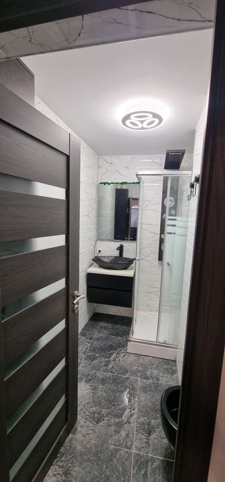 Vând apartament Insuratei