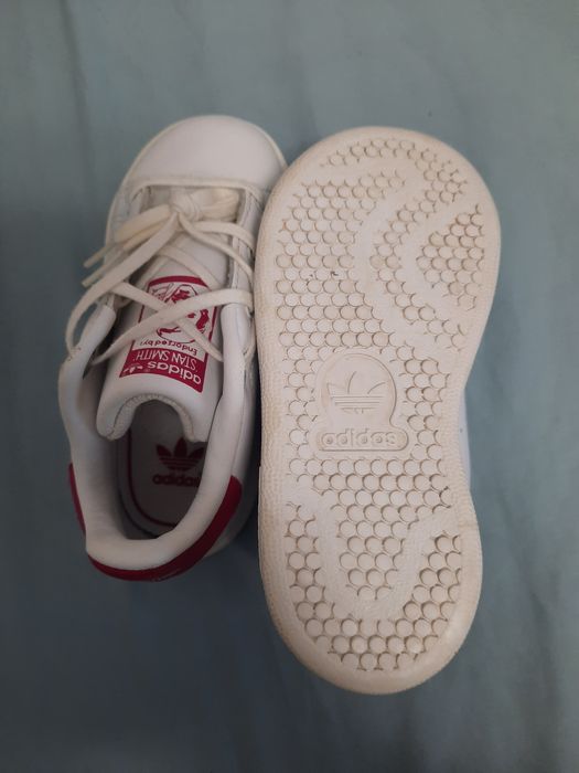 Adidas Stan Smith , pentru copii nr 23 , sunt noi aduși din portugalia