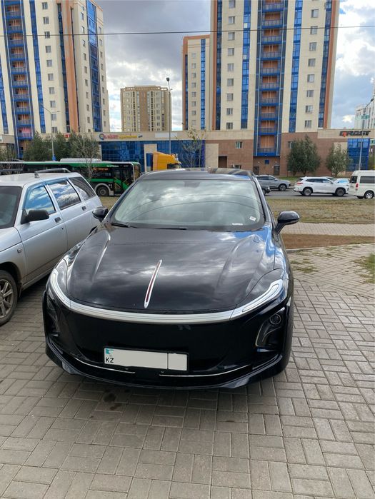 Аренда авто для от 16000 такси Honqi EQ M5 под бизнес