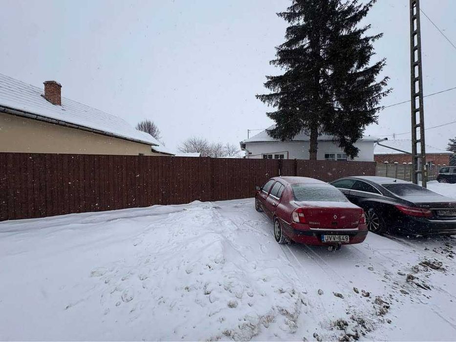 Două case cu 1 ha teren agricol, de vânzare în Ungaria