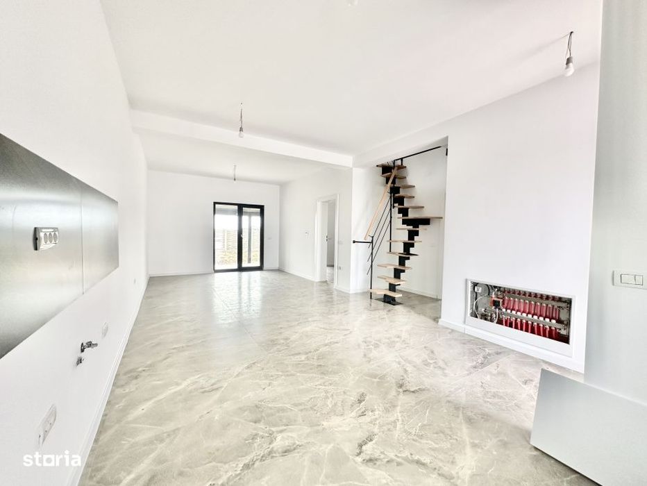 Duplex pe parter cu 3 camere si pod mansardabil - 275 mp de teren - Mo