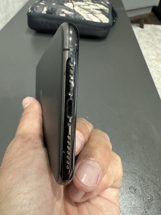 Продам Iphone 11 pro max