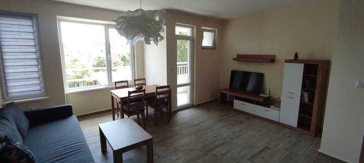 Дава се под наем Двустаен апартамент в Бургас, Сарафово - 60 кв.м за 425 € - Снимка #5