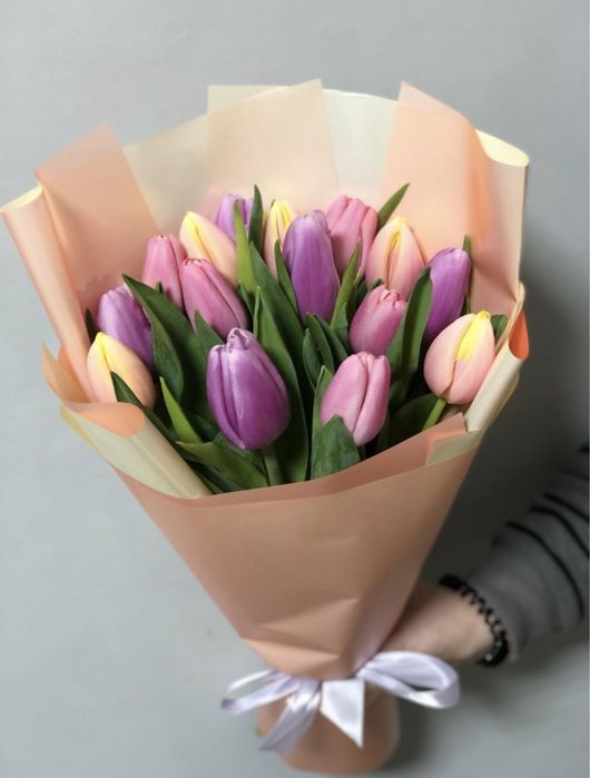 Тюльпаны на 8-е Марта