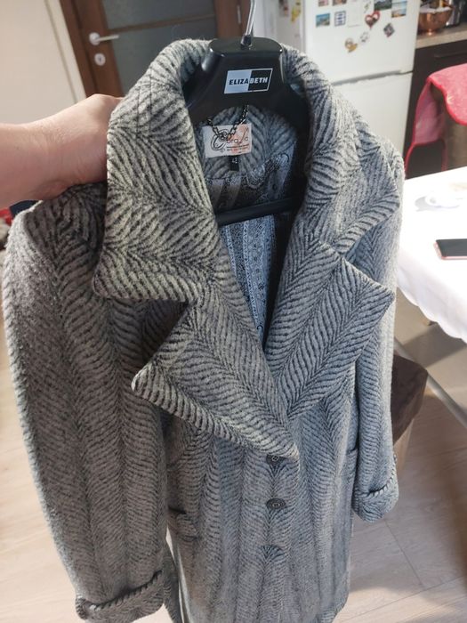 Вълнено луксозно палто до коляното на български дизайнер размер М