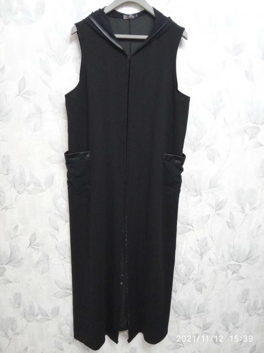 Длинная лёгкая безрукавка, размер 58.