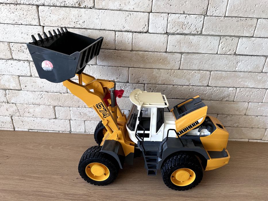 Детски багер LIEBHERR