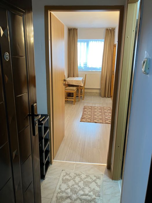 Inchiriez garsoniera in Nicolina