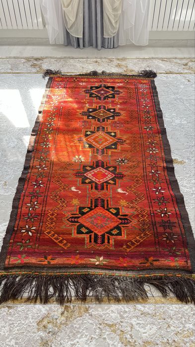 Продается ковёр ручной работы !