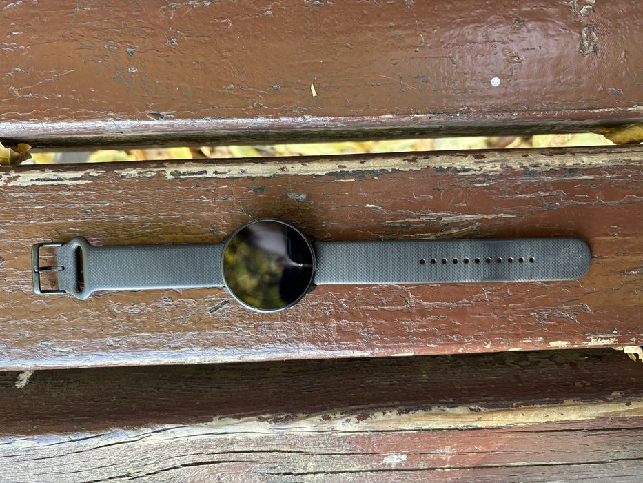 Продам часы Polar Unite срочно !