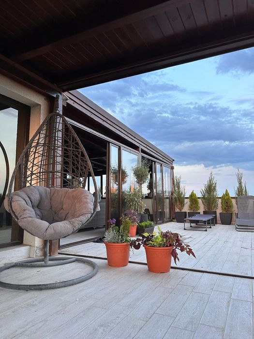 De Vânzare Penthouse cu 4 Camere și Terasă Spectaculoasă