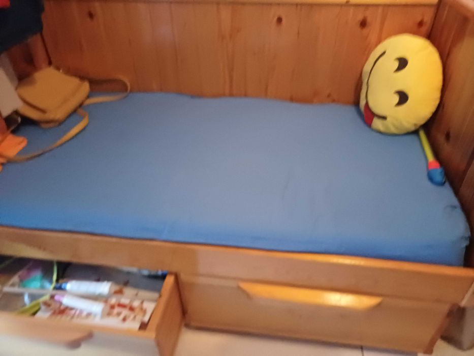 Детско дървено легло 140 см с две чекмеджета