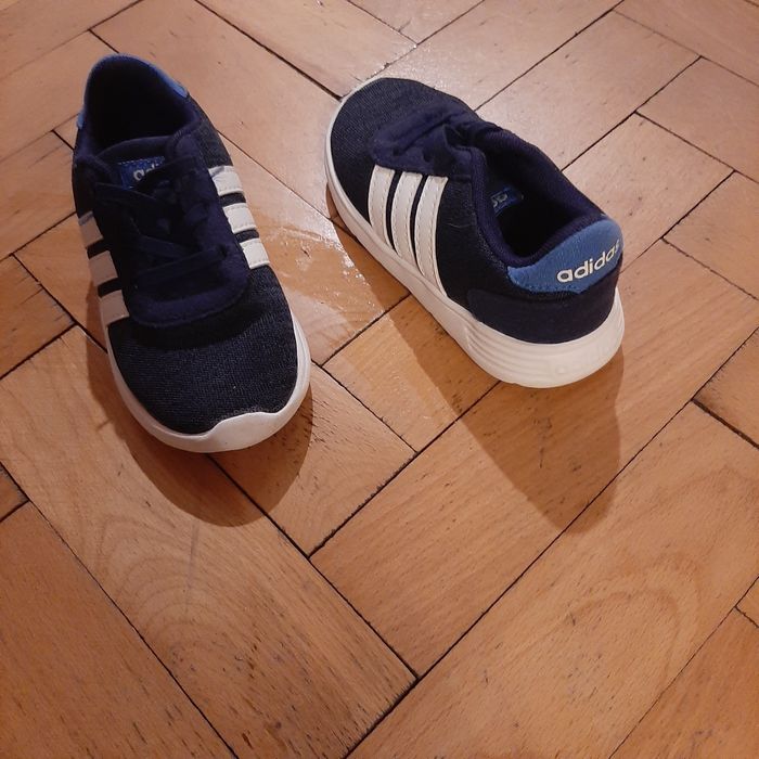 Adidasi Adidas marimea 25