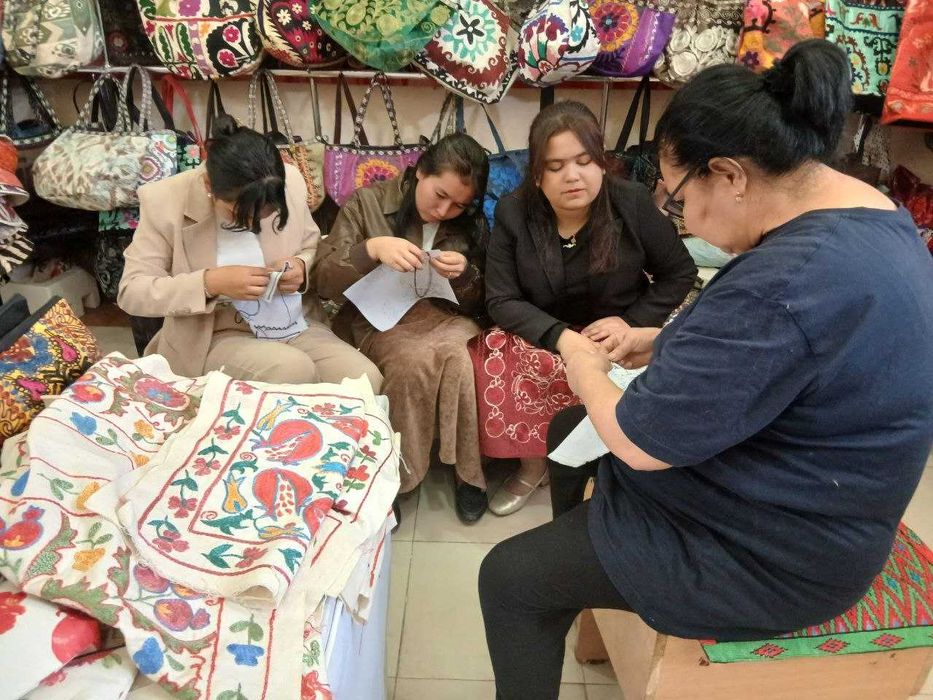 узбек миллий либослари